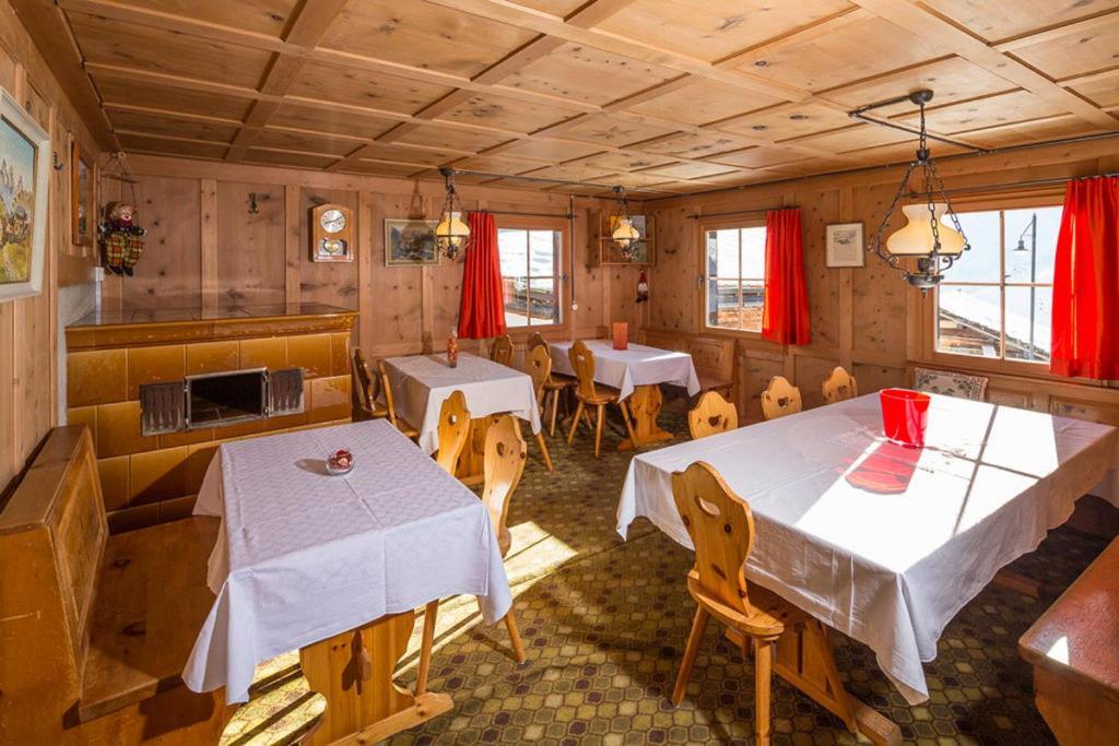 מלון Gasthaus Alpenrose Juf מראה חיצוני תמונה