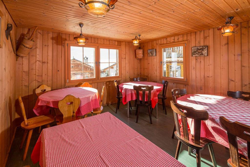 מלון Gasthaus Alpenrose Juf מראה חיצוני תמונה